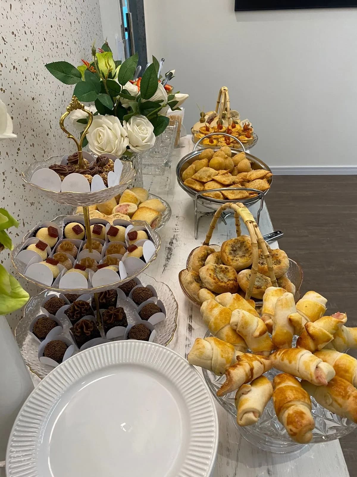 Docinhos e salgados para festa